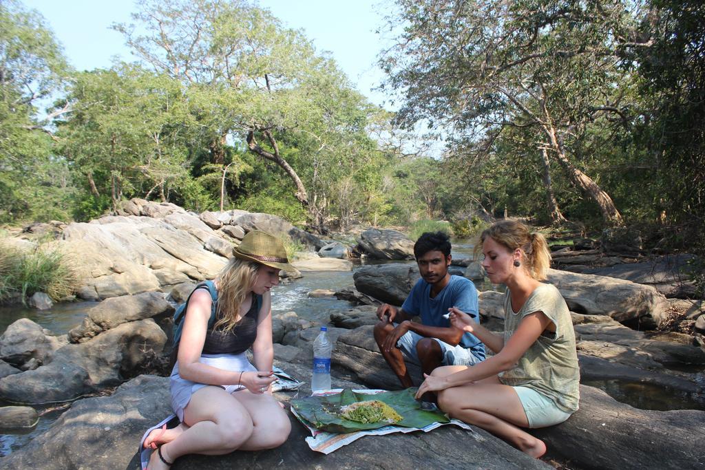Kataragama Homestay Esterno foto