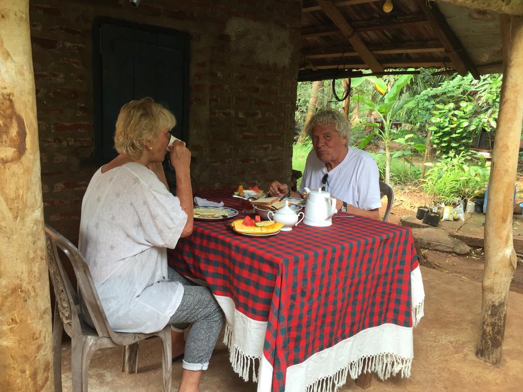 Kataragama Homestay Esterno foto