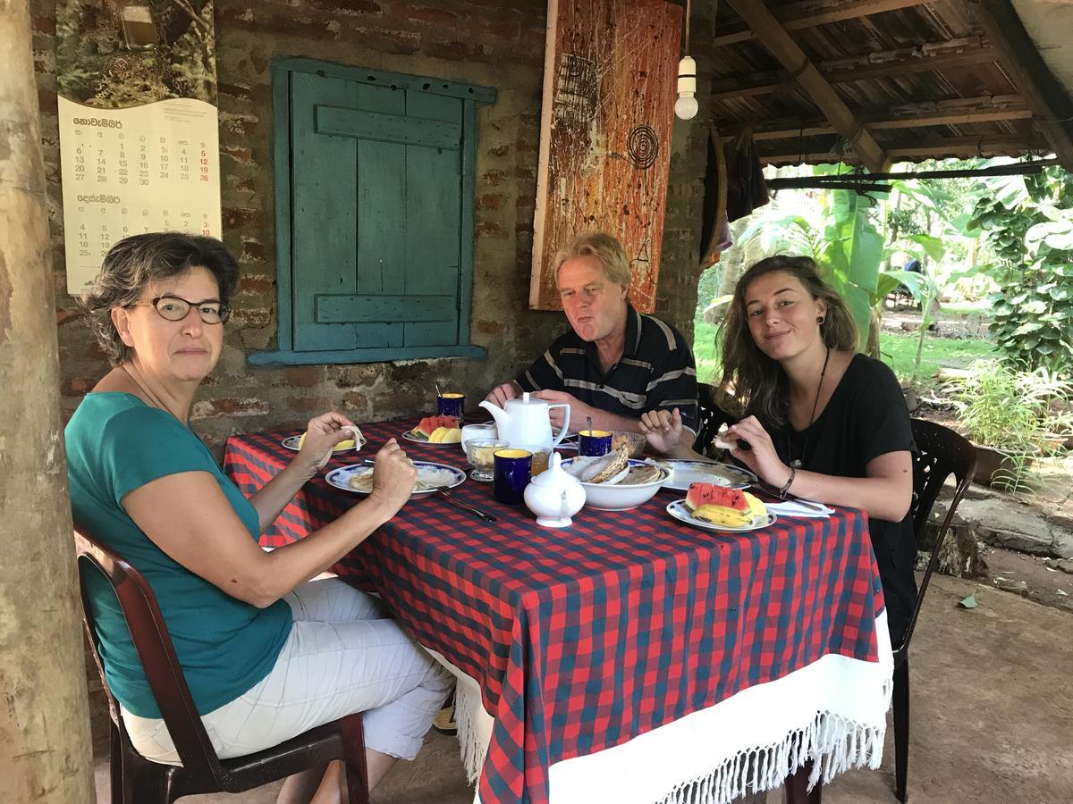 Kataragama Homestay Esterno foto